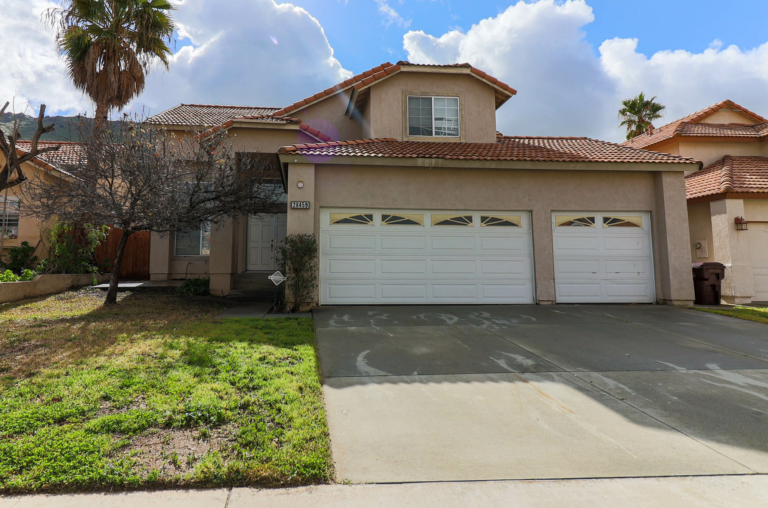 Forest Oaks front of home photo