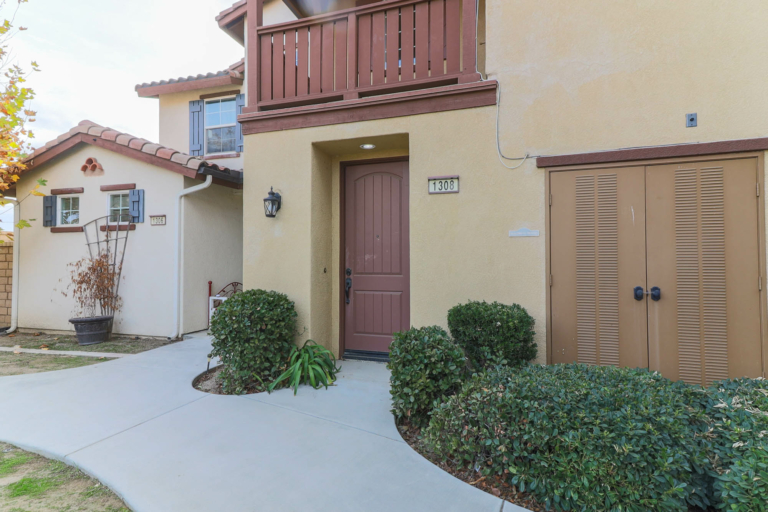 Devonshire 1308 front door photo