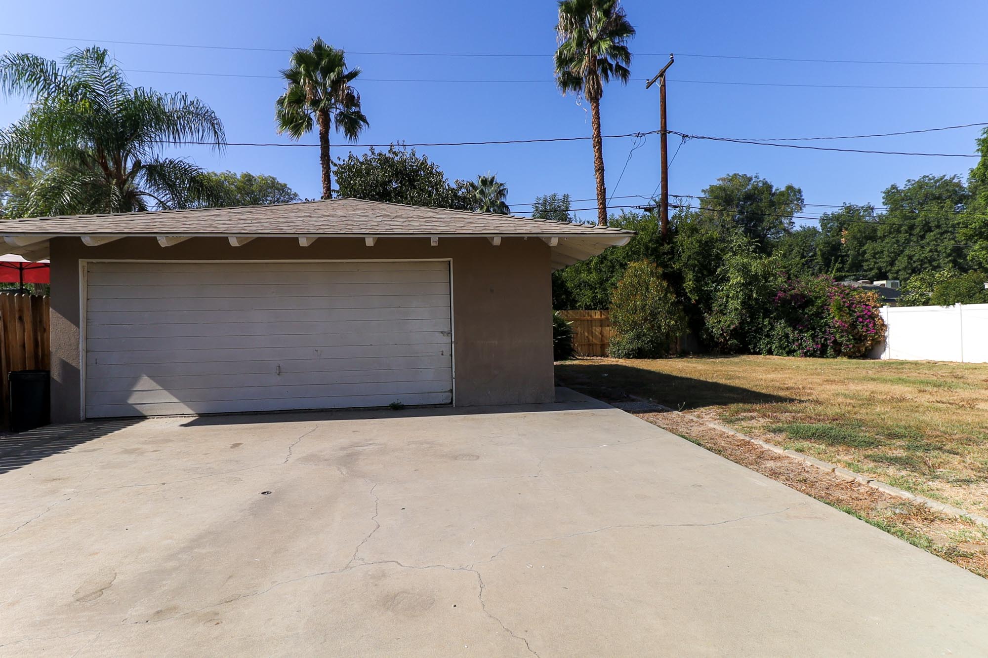 Lafayette garage and backyard photo