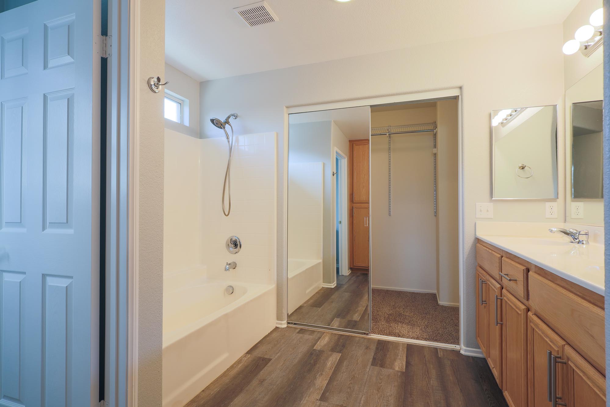 Badger Creek master bathroom photo