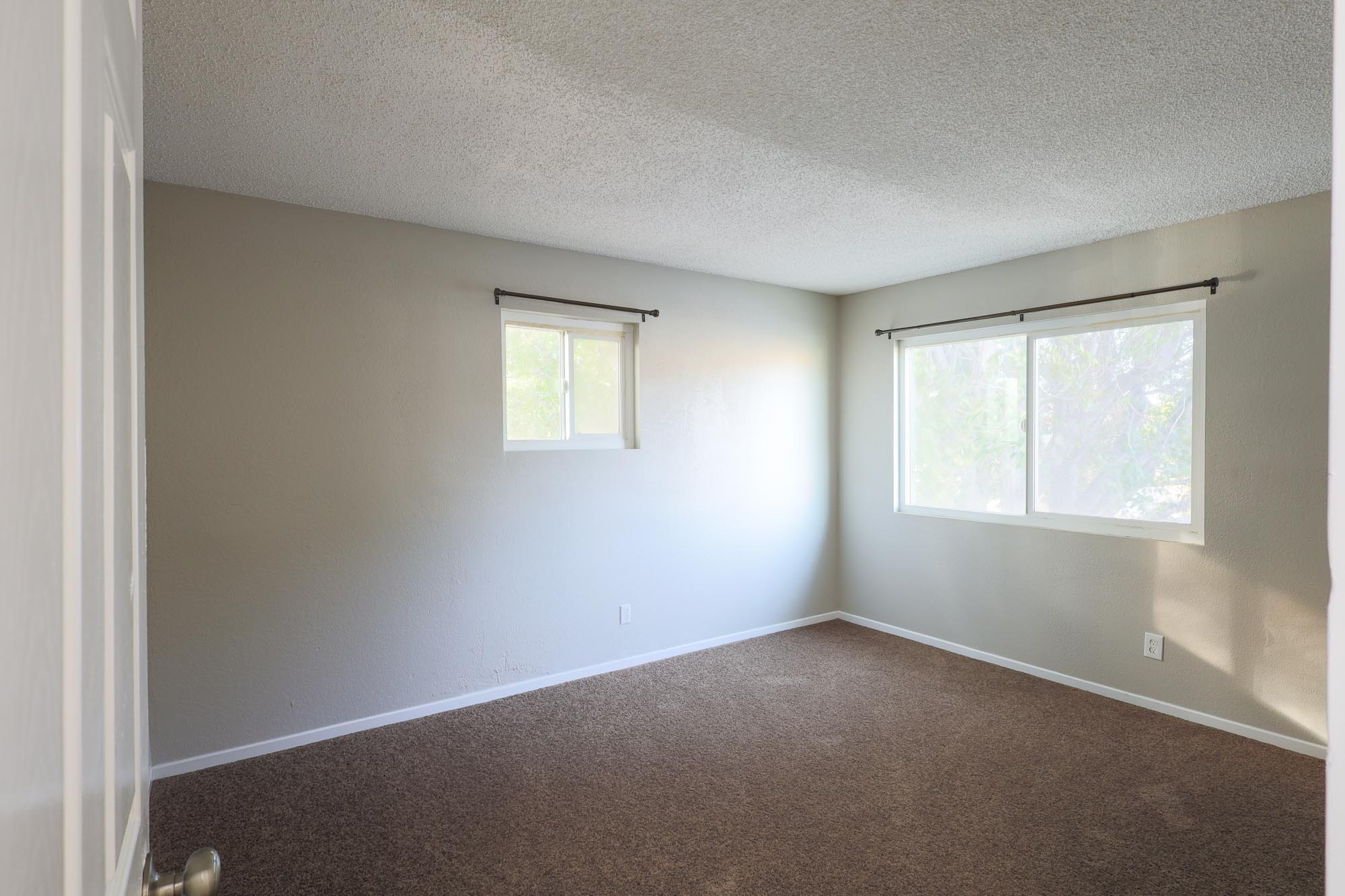 1049 N Verde Unit D bedroom 1 photo