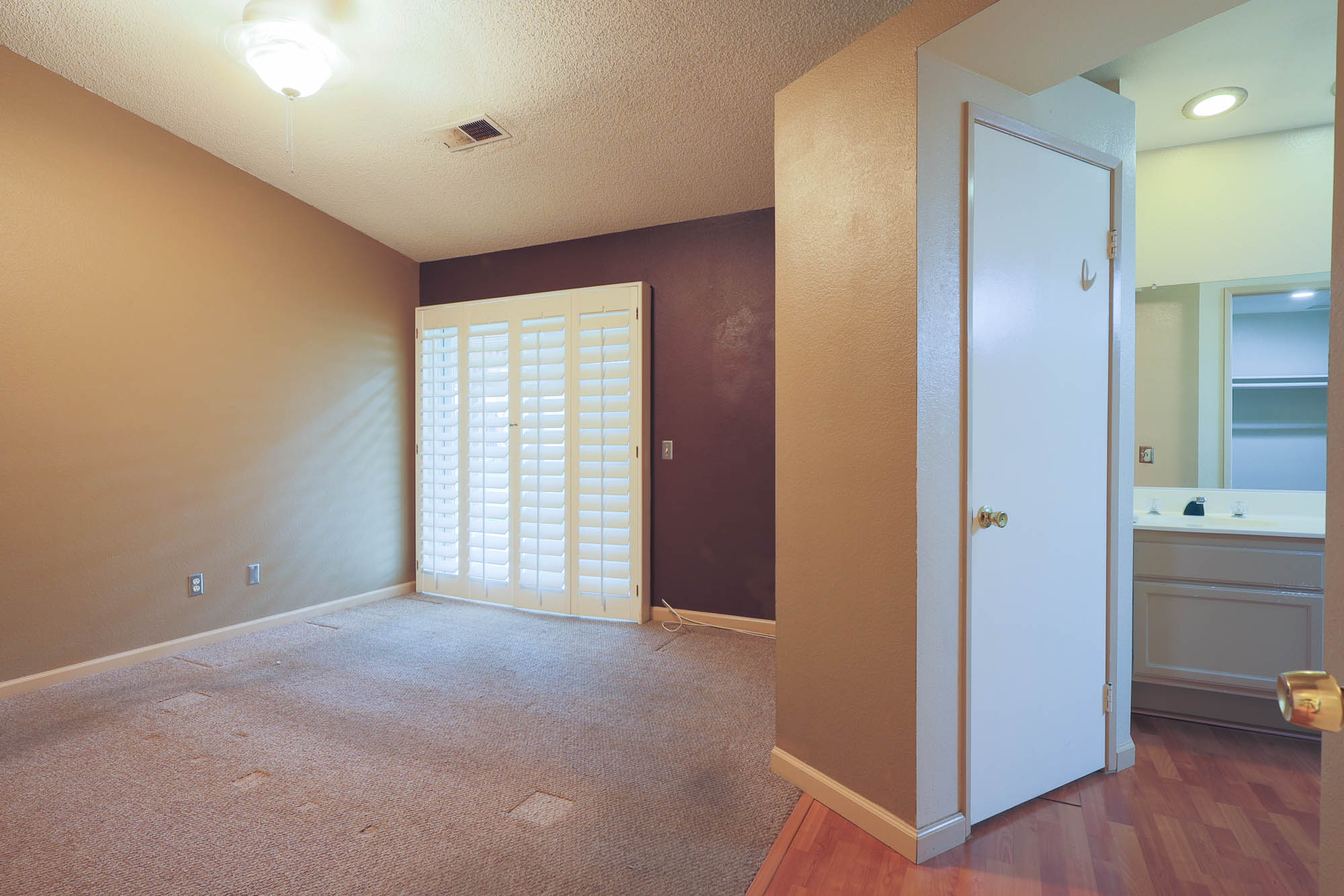 Saint George master bedroom photo