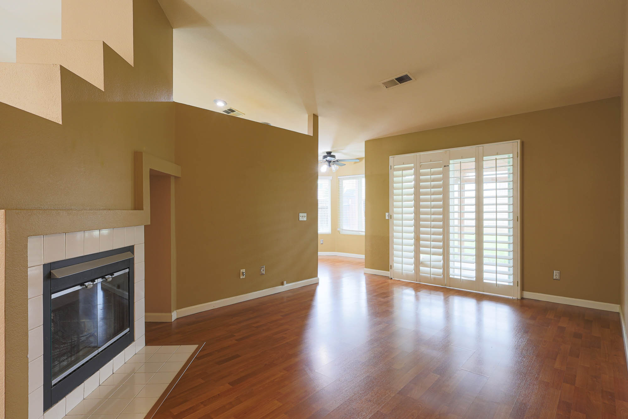 Saint George living room with fireplace photo