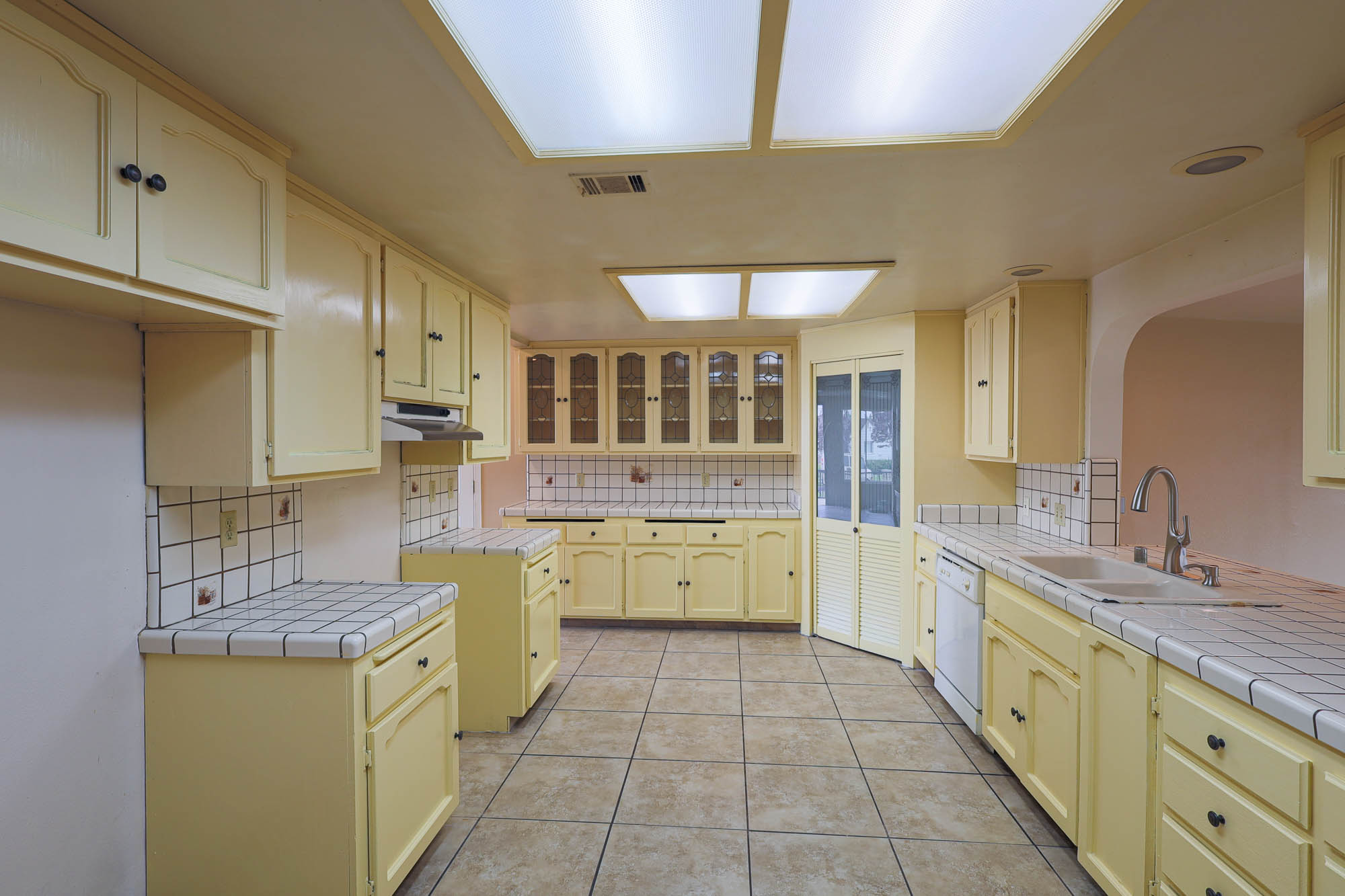Sycamore kitchen photo 2