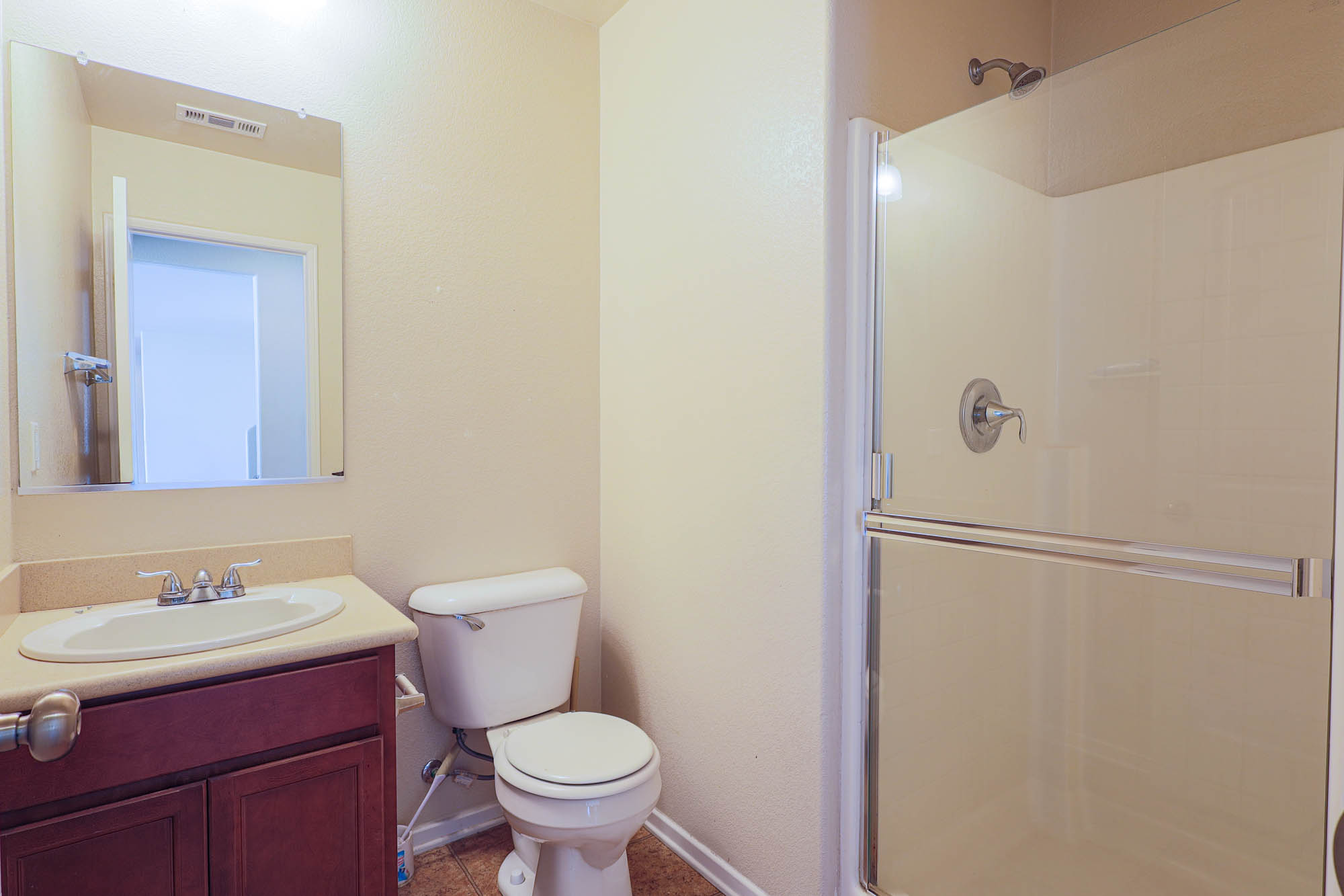 Candelaria downstairs bathroom photo